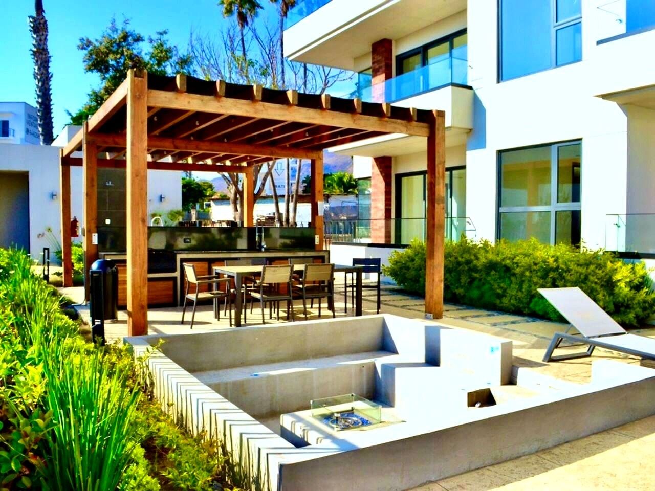 Firepit and BBQ area