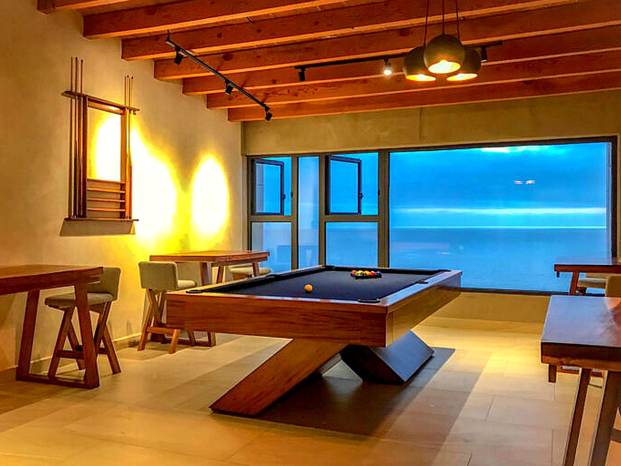 Billiards lounge