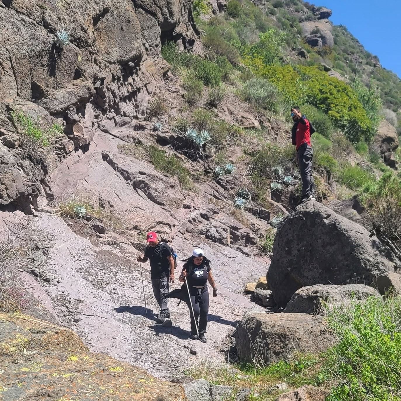 Hiking trail at El Descanso